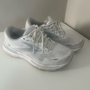 Brooks Adrenaline GTS 8D Wide Running Shoes White Athletic Sneakers